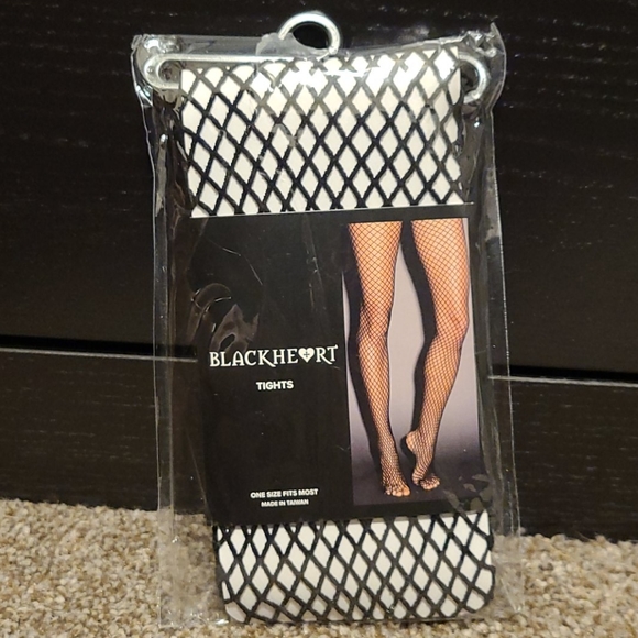 hot topic fishnet tights